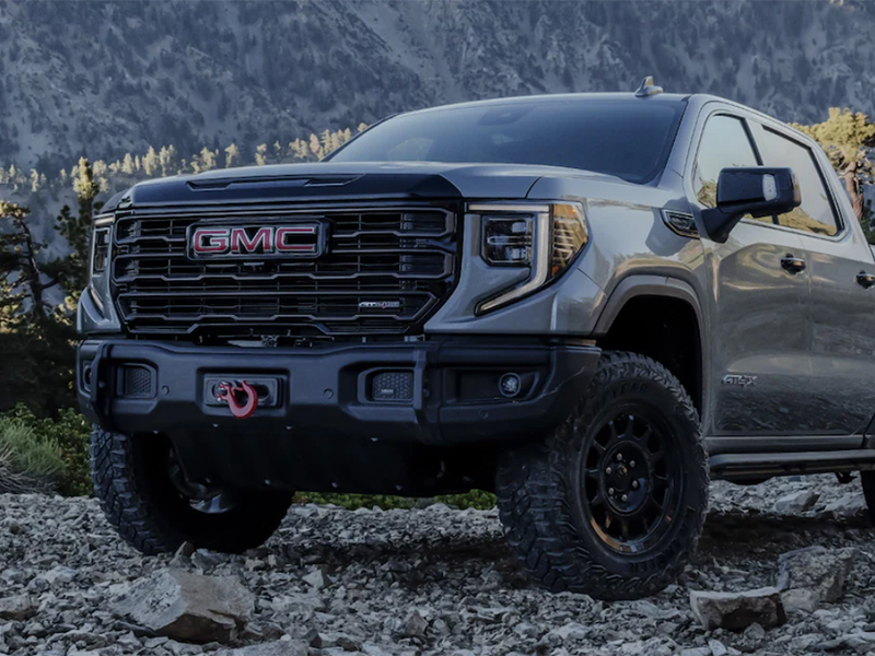 GMC new SIERRA 1500 AT4X AEV EDITION equiped with COMEUP Seal Slim 9.5rs